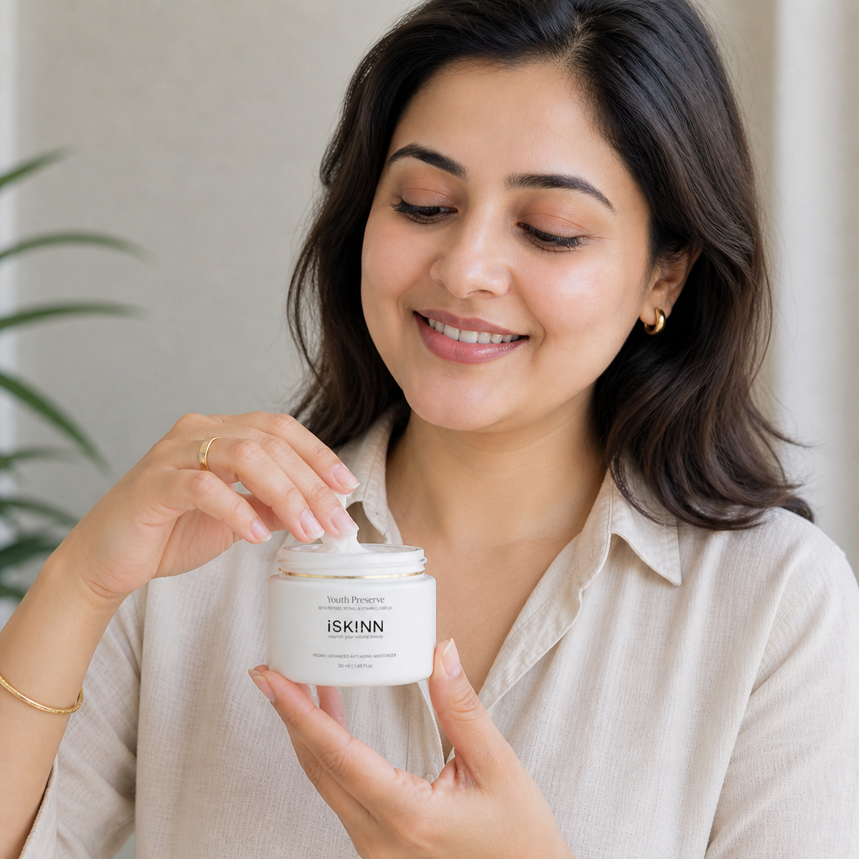 Moisturiser_Review_of_Iskinn.png